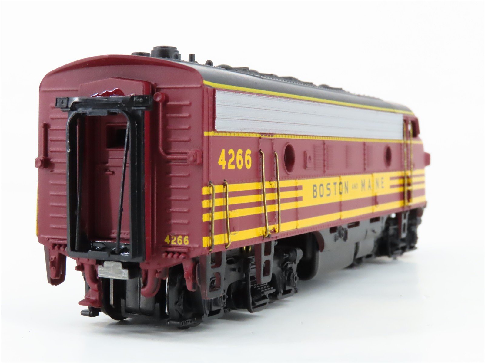 HO Scale Athearn SE 2209 B&M Boston & Maine EMD F7A/A Diesel Locomotive Set