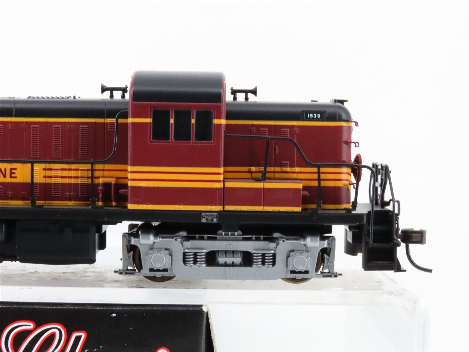 HO Scale Atlas Classic 8467 B&M Boston & Maine ALCO RS-3 Diesel Locomotive #1539