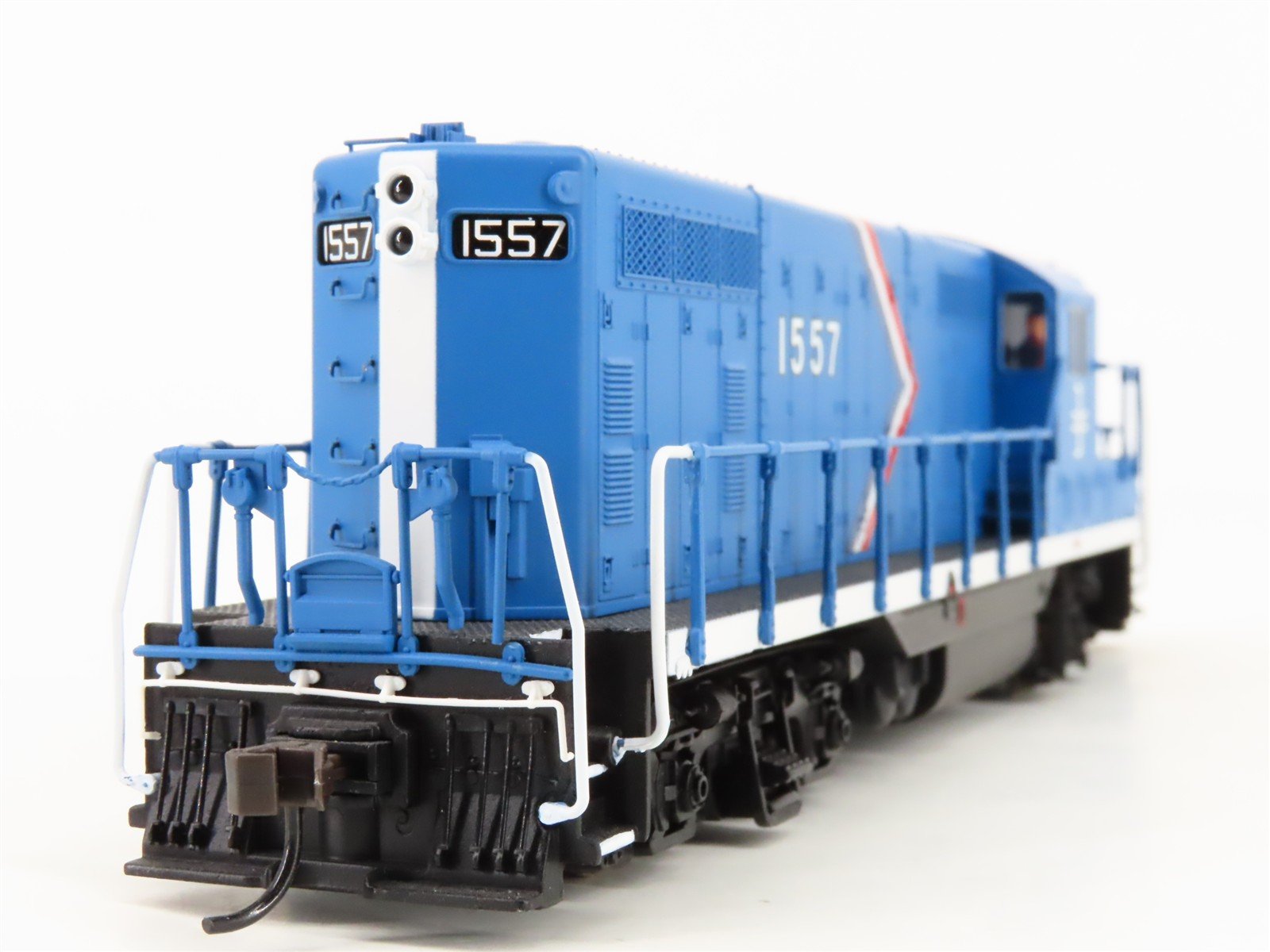 HO Scale Atlas Classic 8423 B&M Boston & Maine EMD GP7 Diesel #1557 - DCC Ready