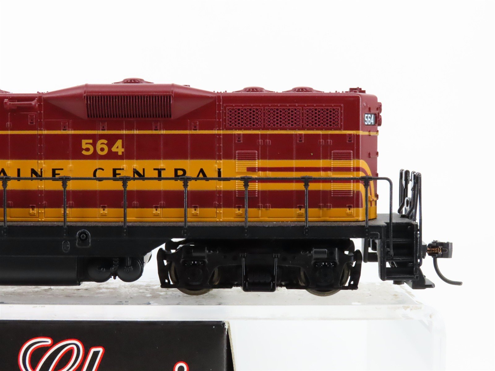 HO Scale Atlas Classic 8412 MEC Maine Central EMD GP7 Diesel #564 - DCC Ready
