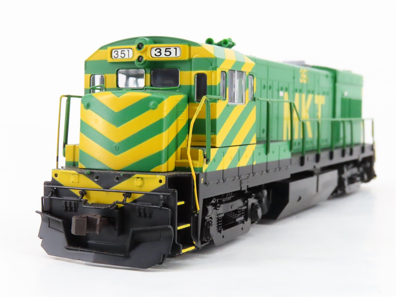 HO Scale Atlas 8665 MKT Missouri-Kansas-Texas GE U23B Diesel Locomotive #351