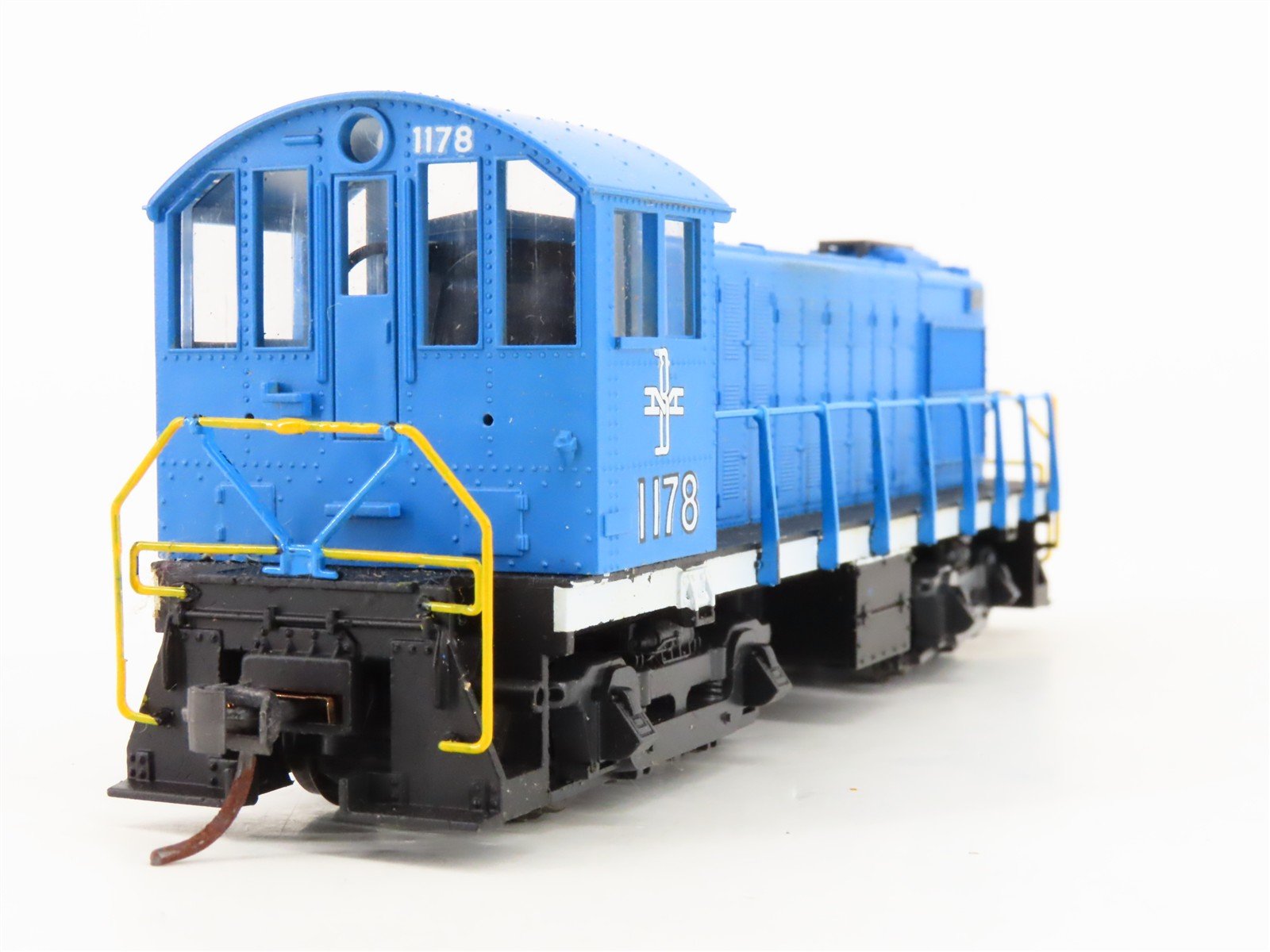 HO Scale Atlas 8270 B&M Boston & Maine ALCO S-4 Diesel Switcher #1178 - Custom