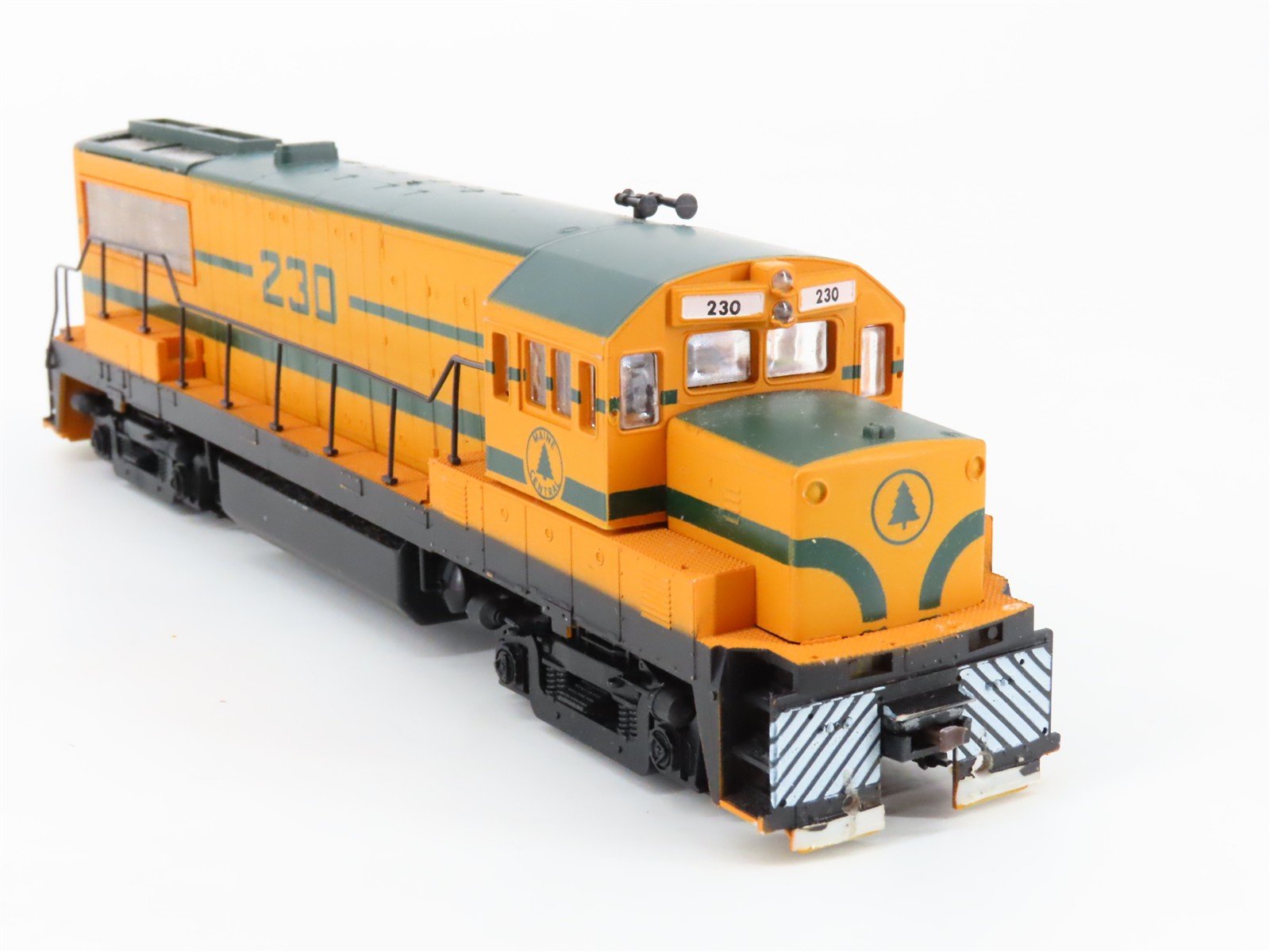 HO Scale Stewart/KATO MEC Maine Central 