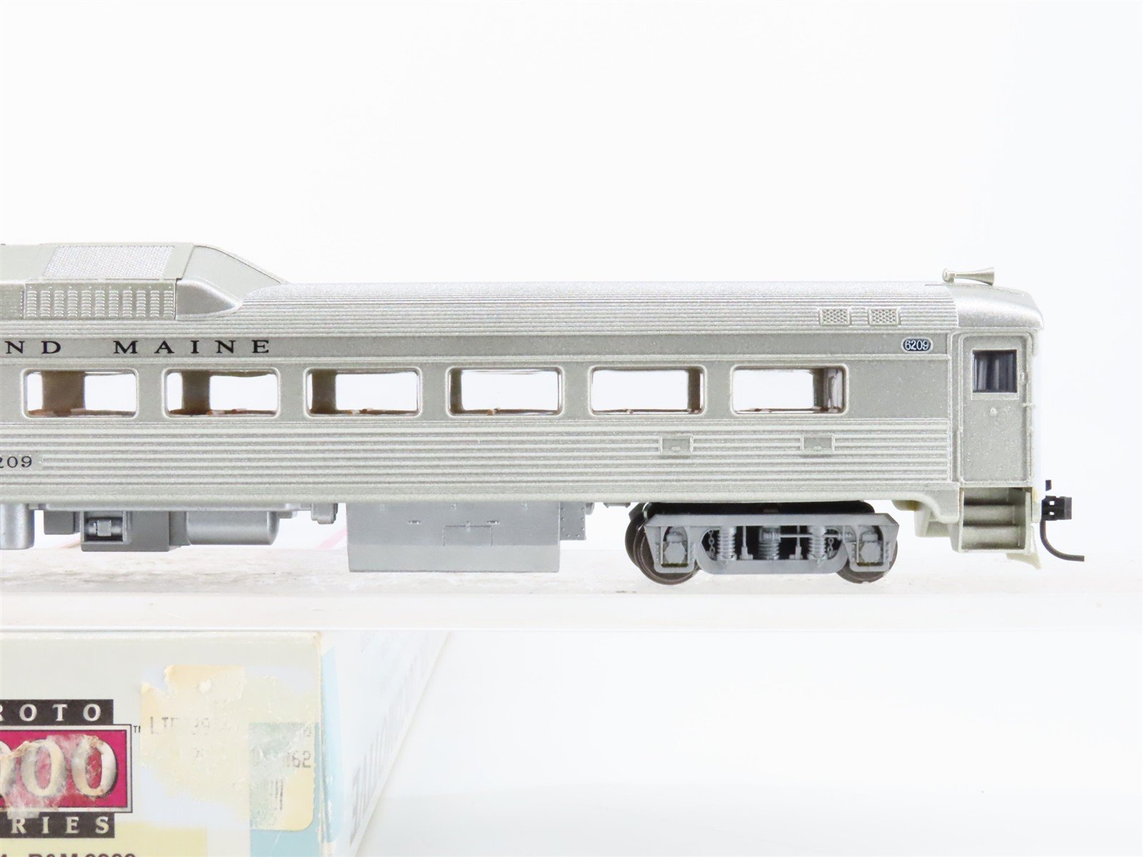 HO Scale Proto 1000 23974 B&M Boston & Maine Budd RDC Rail Diesel Car #6209