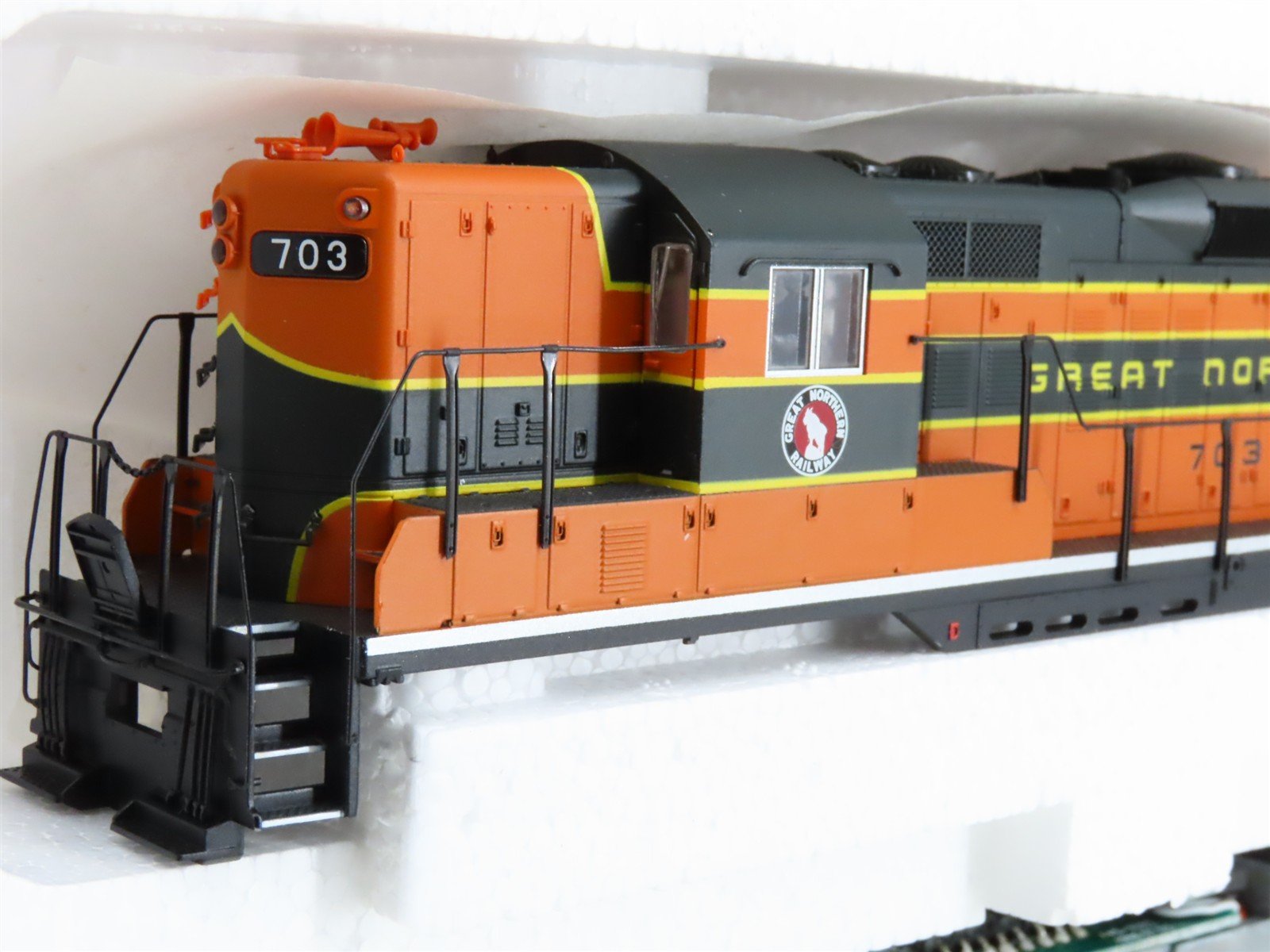 HO Scale Proto 2000 23608 GN Great Northern EMD GP9 Diesel #703 - BAD GEARS