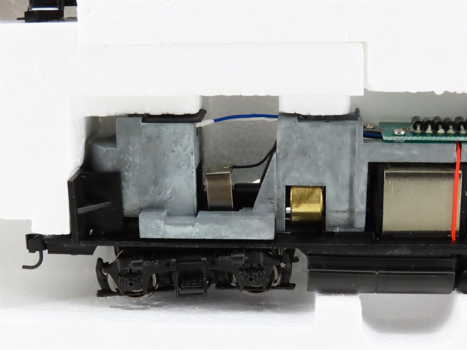 HO Scale Proto 2000 23608 GN Great Northern EMD GP9 Diesel #703 - BAD GEARS