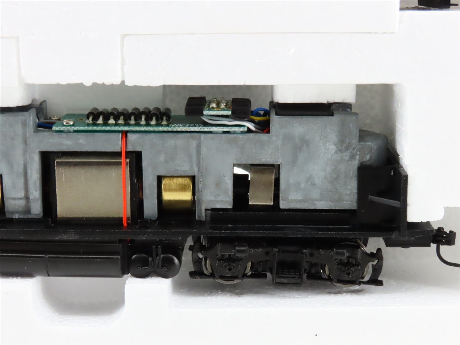 HO Scale Proto 2000 23608 GN Great Northern EMD GP9 Diesel #703 - BAD GEARS