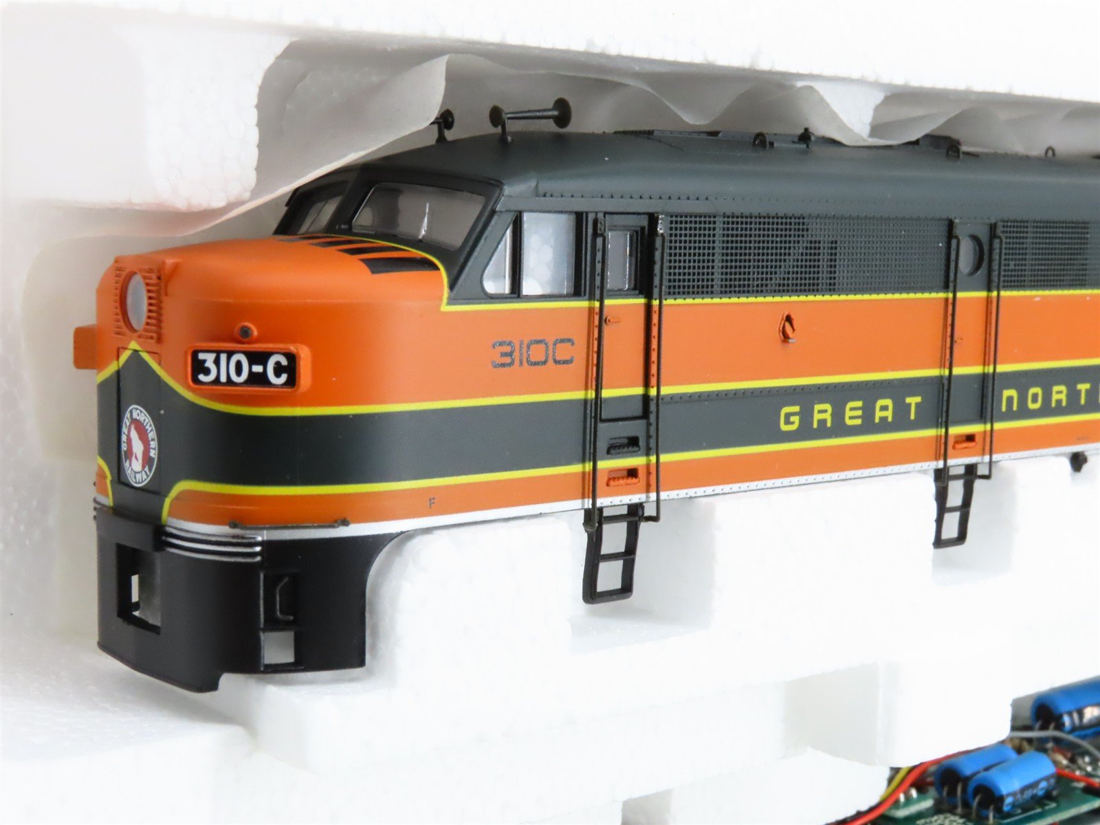 HO Scale Proto 2000 GN Great Northern ALCO FA1 Diesel #310C - BAD GEARS