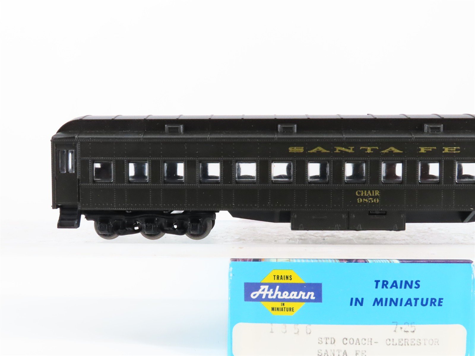 HO Scale Athearn 1856 ATSF Santa Fe Standard Coach Passenger Car #9856