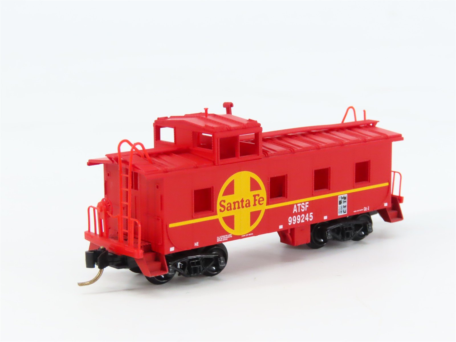 N Micro-Trains MTL 100030 ATSF Santa Fe 36' Offset Cupola Steel Caboose #999245