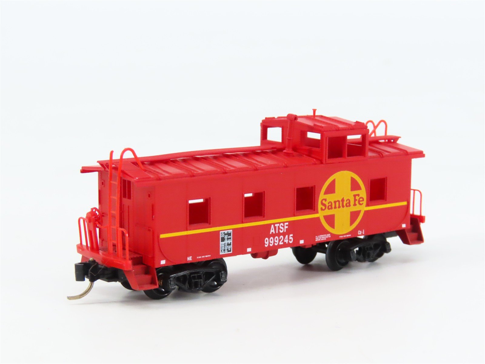 N Micro-Trains MTL 100030 ATSF Santa Fe 36' Offset Cupola Steel Caboose #999245