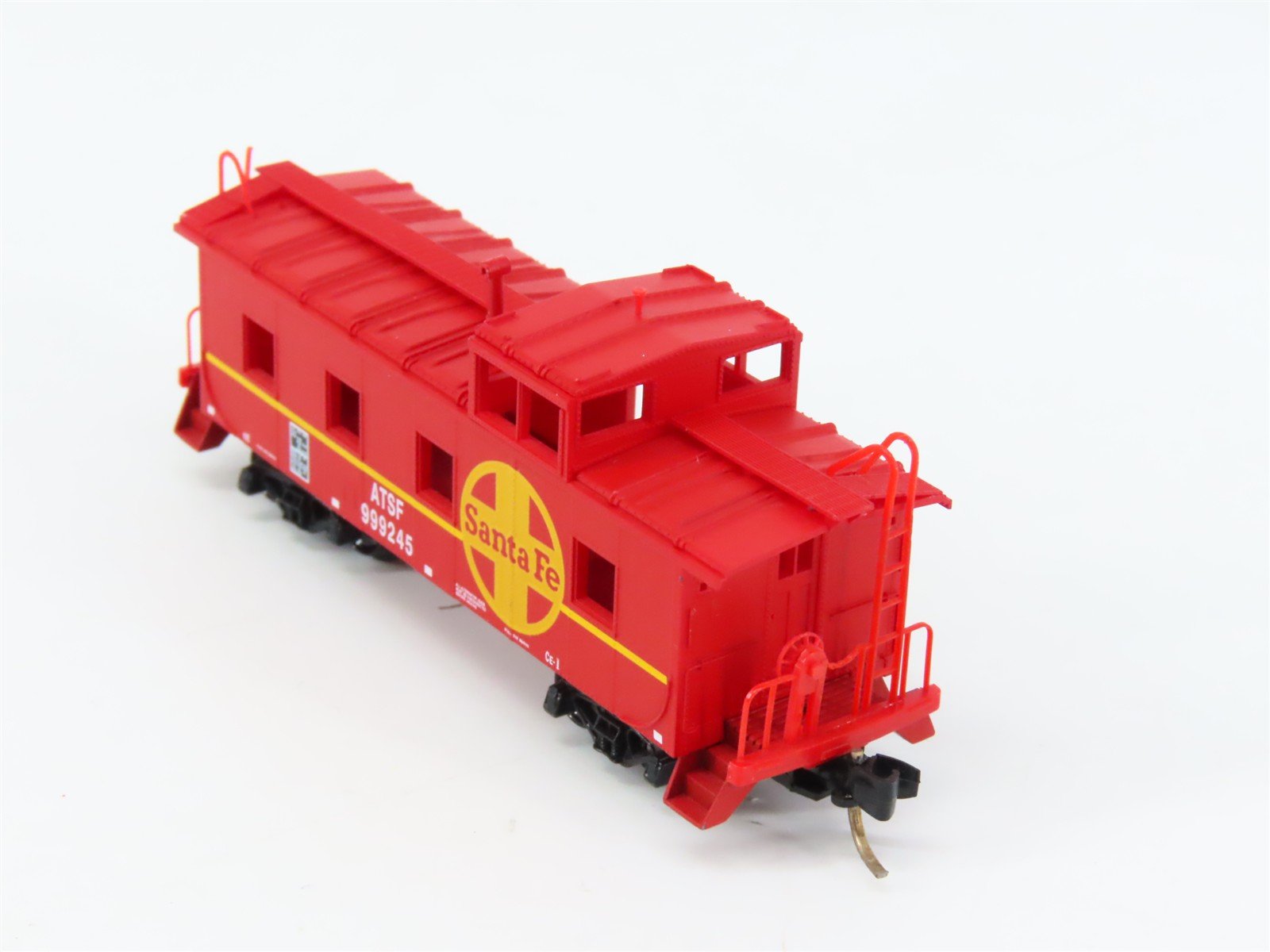 N Micro-Trains MTL 100030 ATSF Santa Fe 36' Offset Cupola Steel Caboose #999245