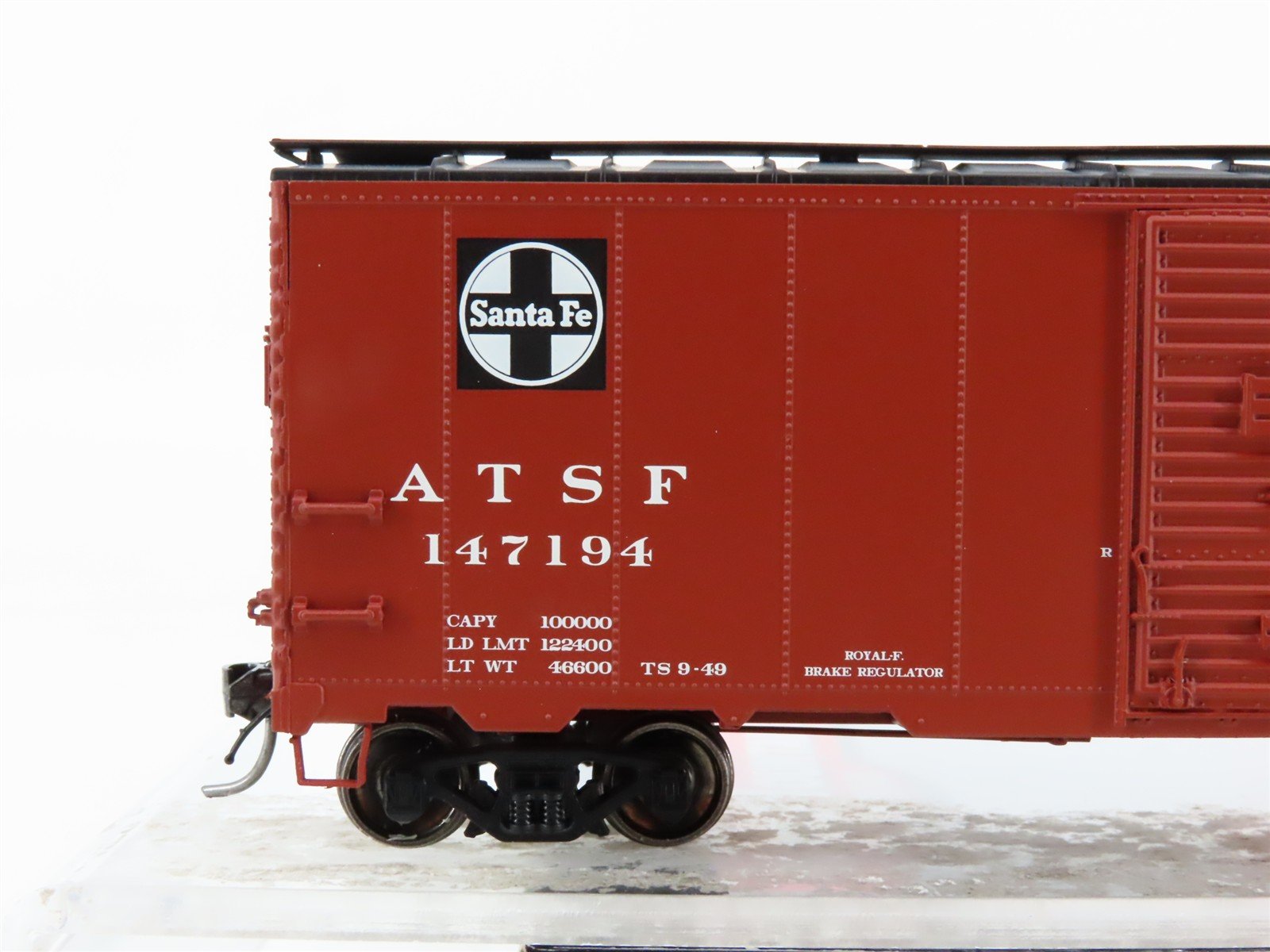 HO Scale InterMountain 45817-24 ATSF Santa Fe Texas Chief 40' Box Car #147194