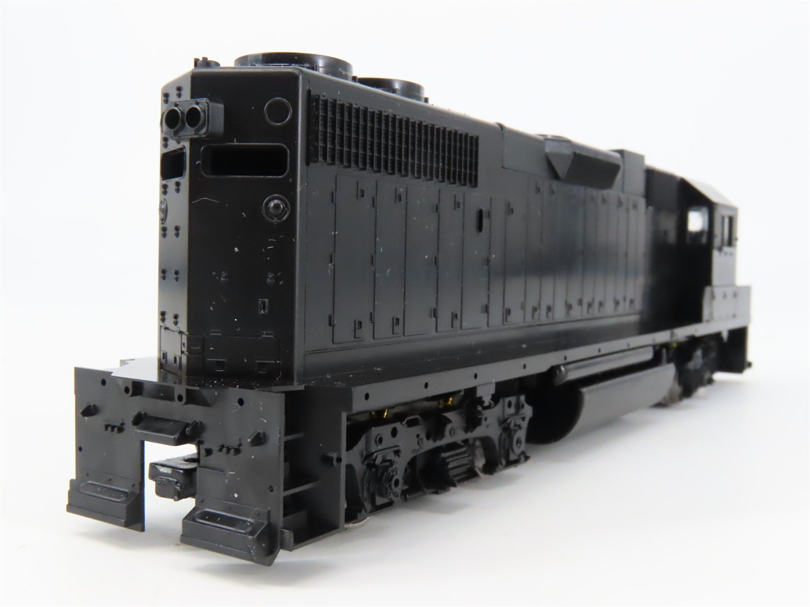 HO Scale Athearn Undecorated EMD GP38-2 Diesel Locomotive