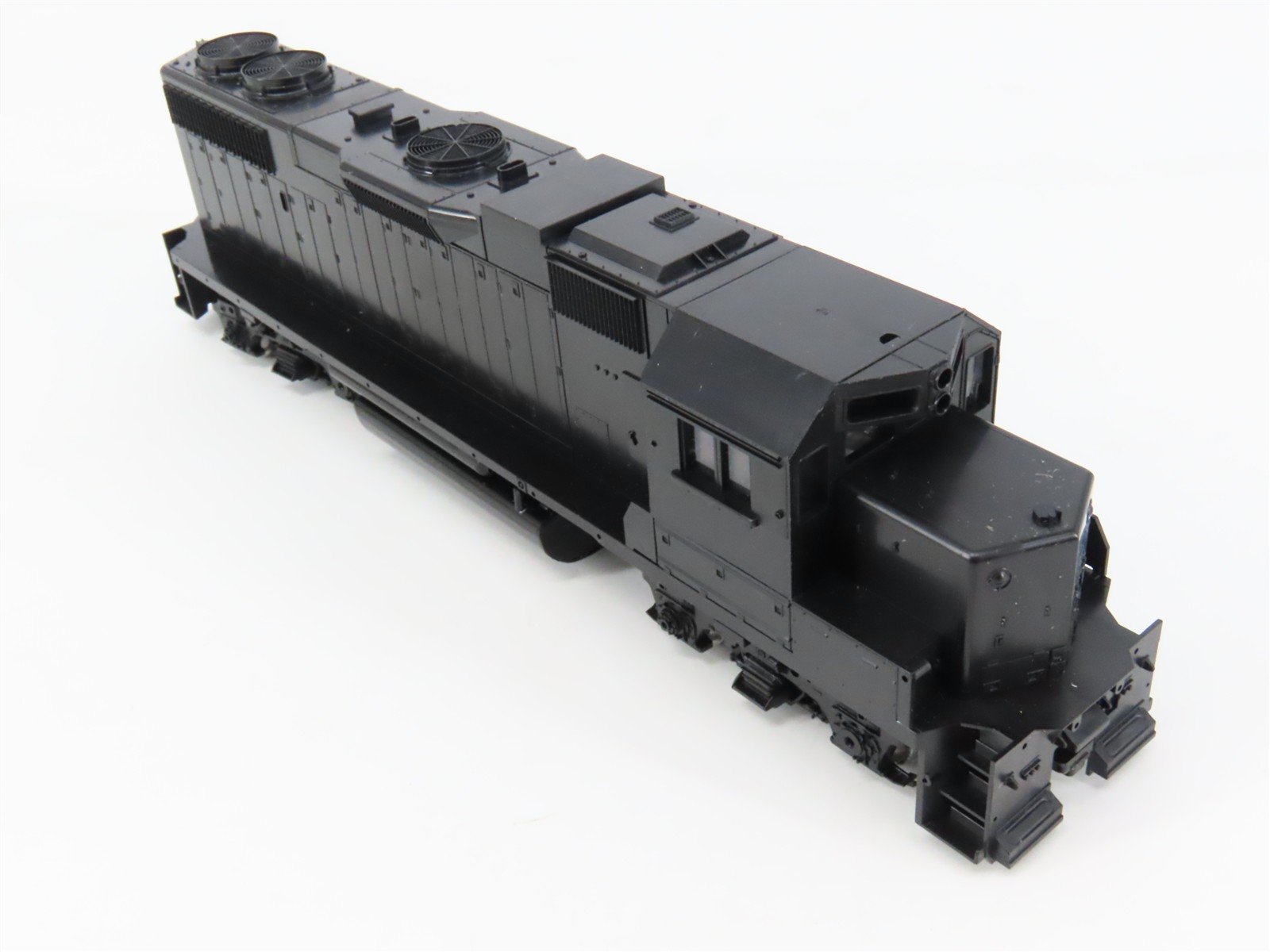 HO Scale Athearn Undecorated EMD GP38-2 Diesel Locomotive