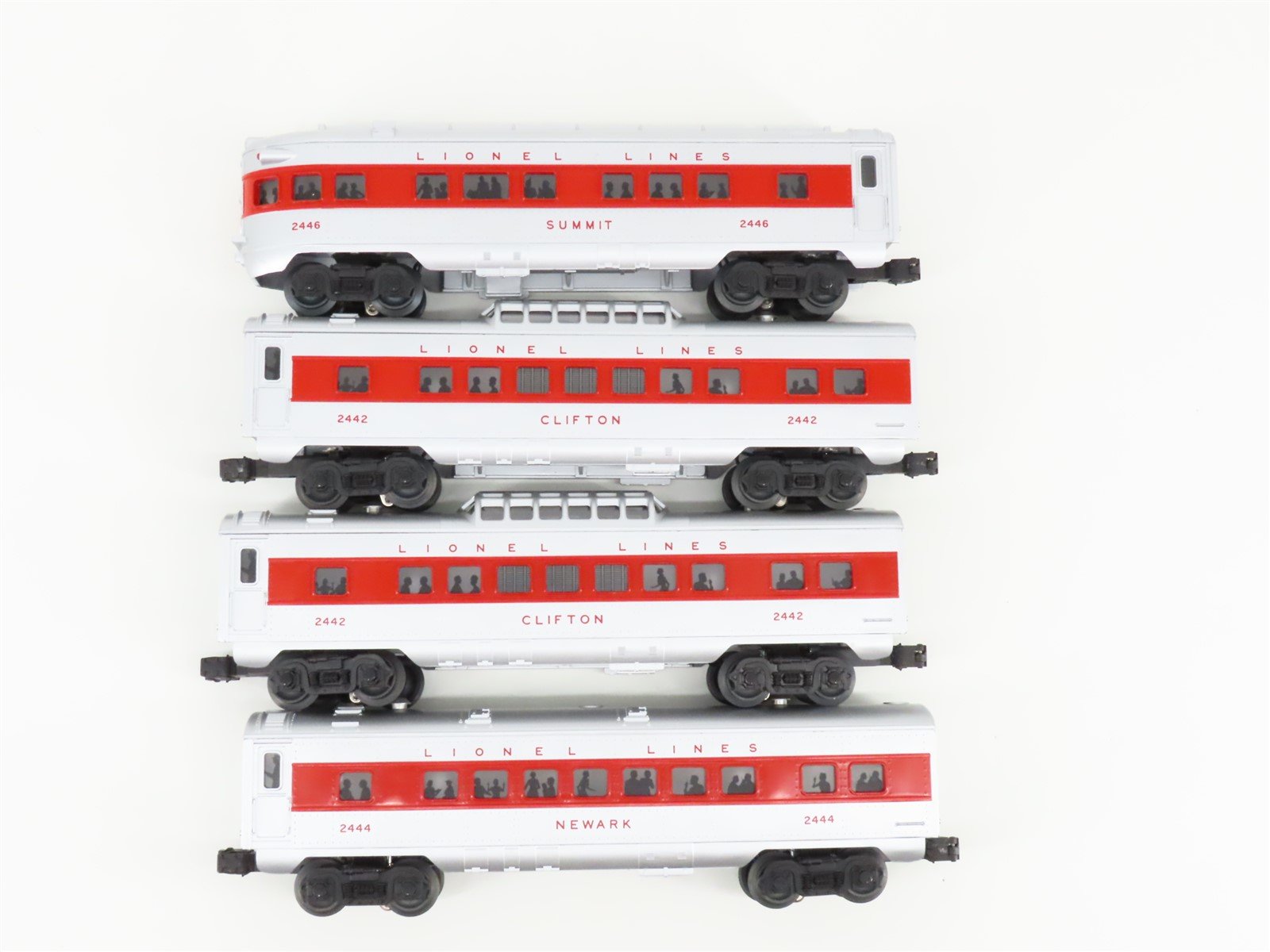 O Gauge 3-Rail Lionel 6-31775 CBQ Burlington GP7 Diesel #2328 w/4 Passenger Cars