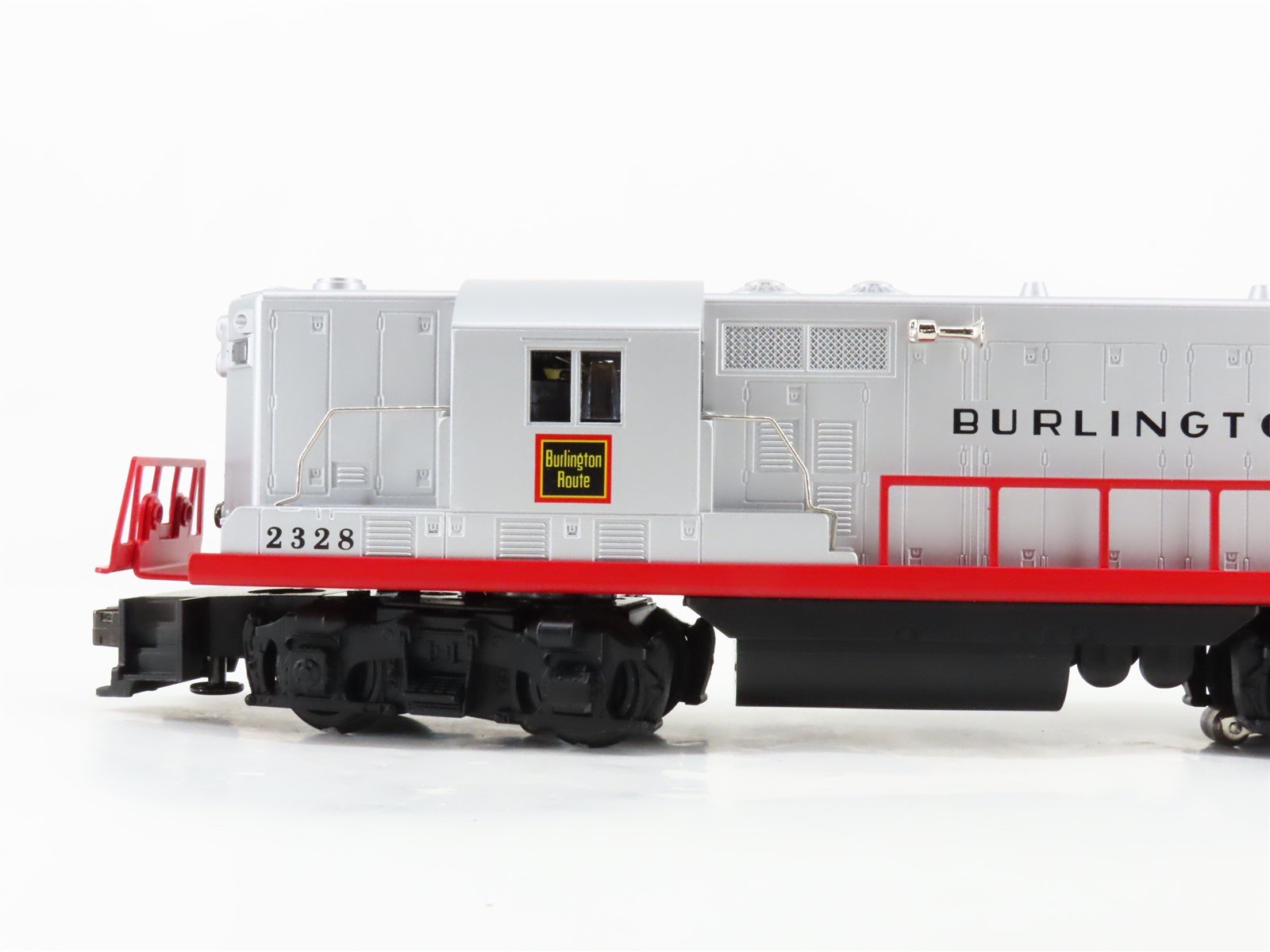 O Gauge 3-Rail Lionel 6-31775 CBQ Burlington GP7 Diesel #2328 w/4 Passenger Cars