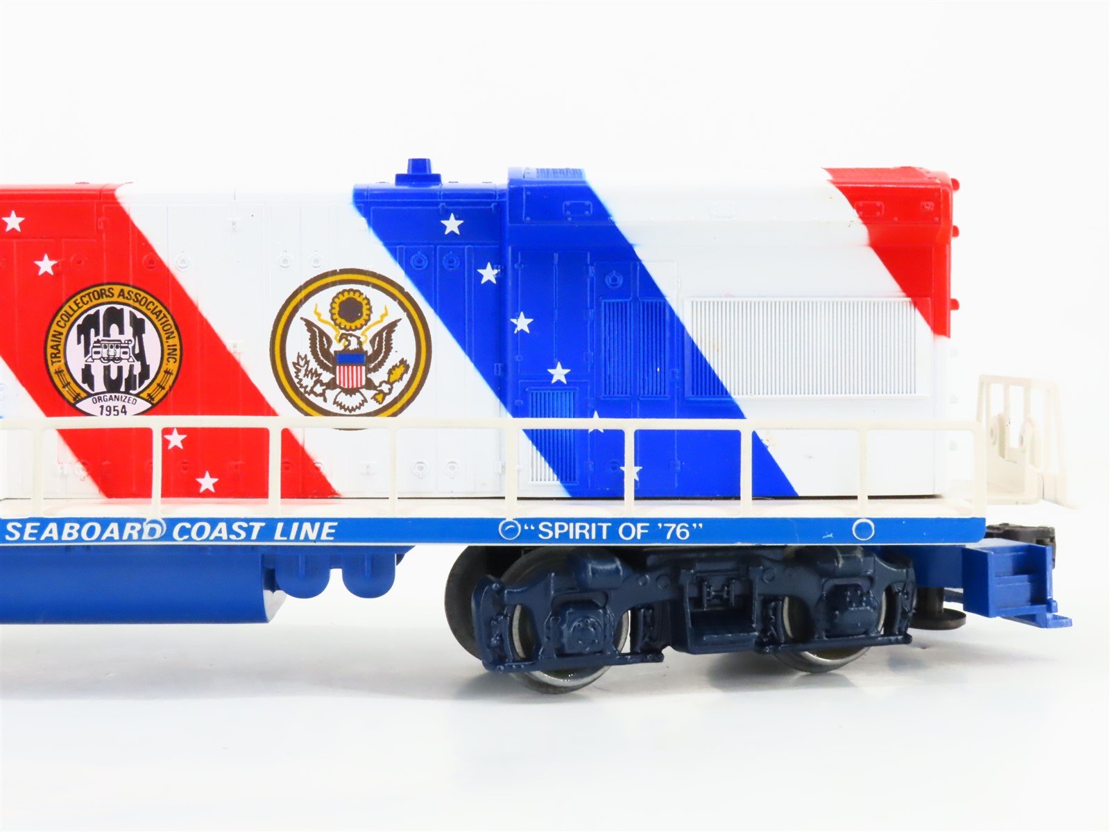 O Gauge 3-Rail Lionel TCA Bicentennial Diesel Passenger Special Set #2