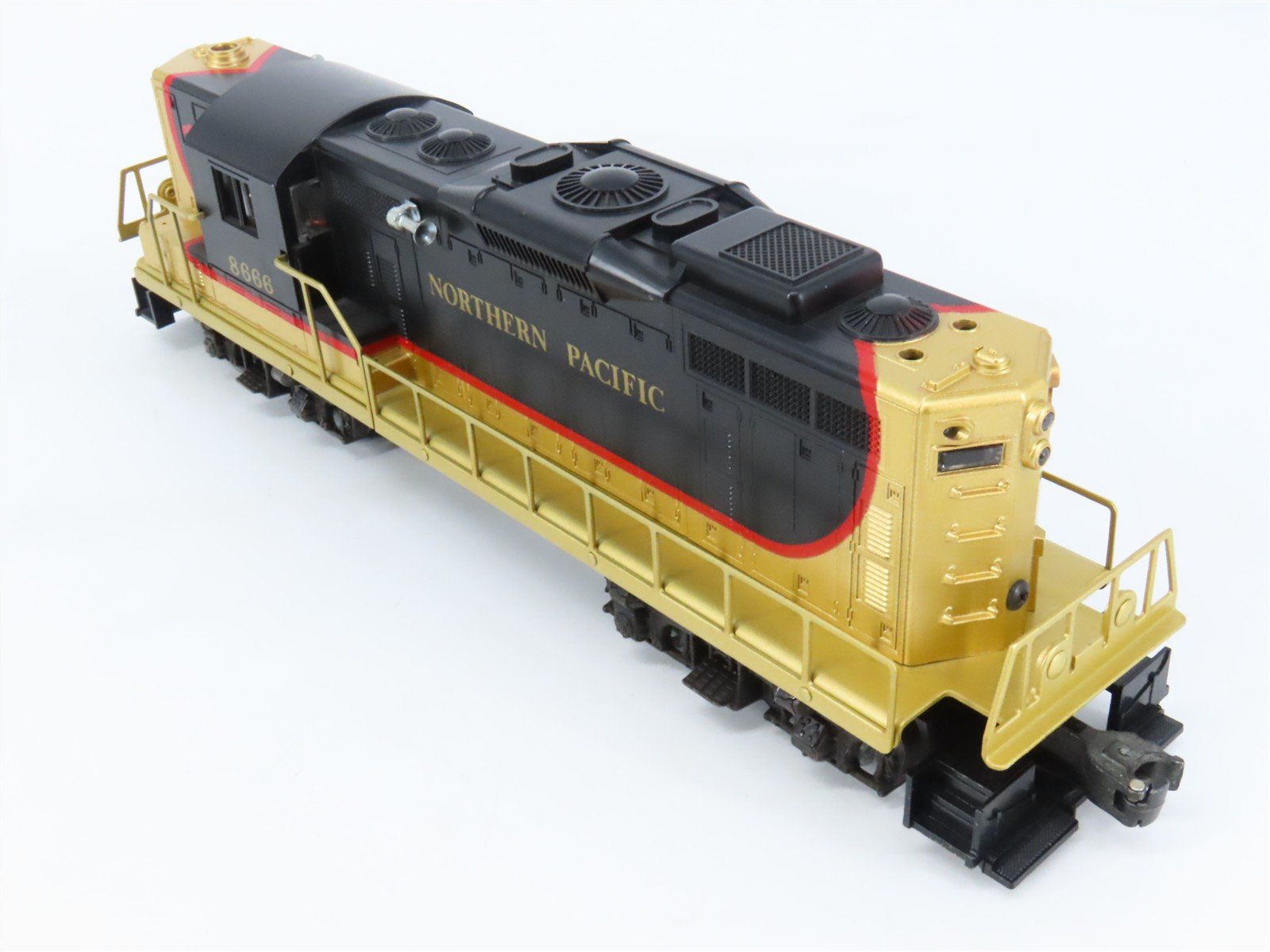 O27 Gauge 3-Rail Lionel 6-8666 NP Northern Pacific EMD GP9 Diesel #8666