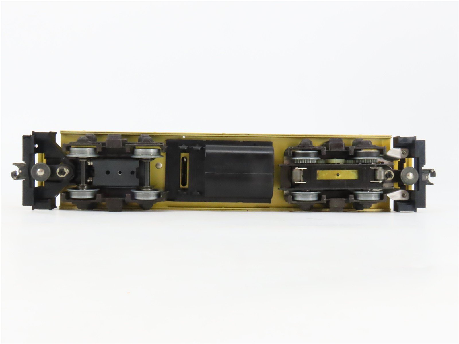 O27 Gauge 3-Rail Lionel 6-8666 NP Northern Pacific EMD GP9 Diesel #8666