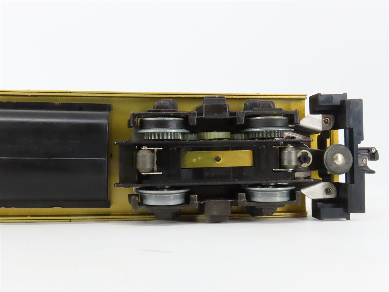 O27 Gauge 3-Rail Lionel 6-8666 NP Northern Pacific EMD GP9 Diesel #8666