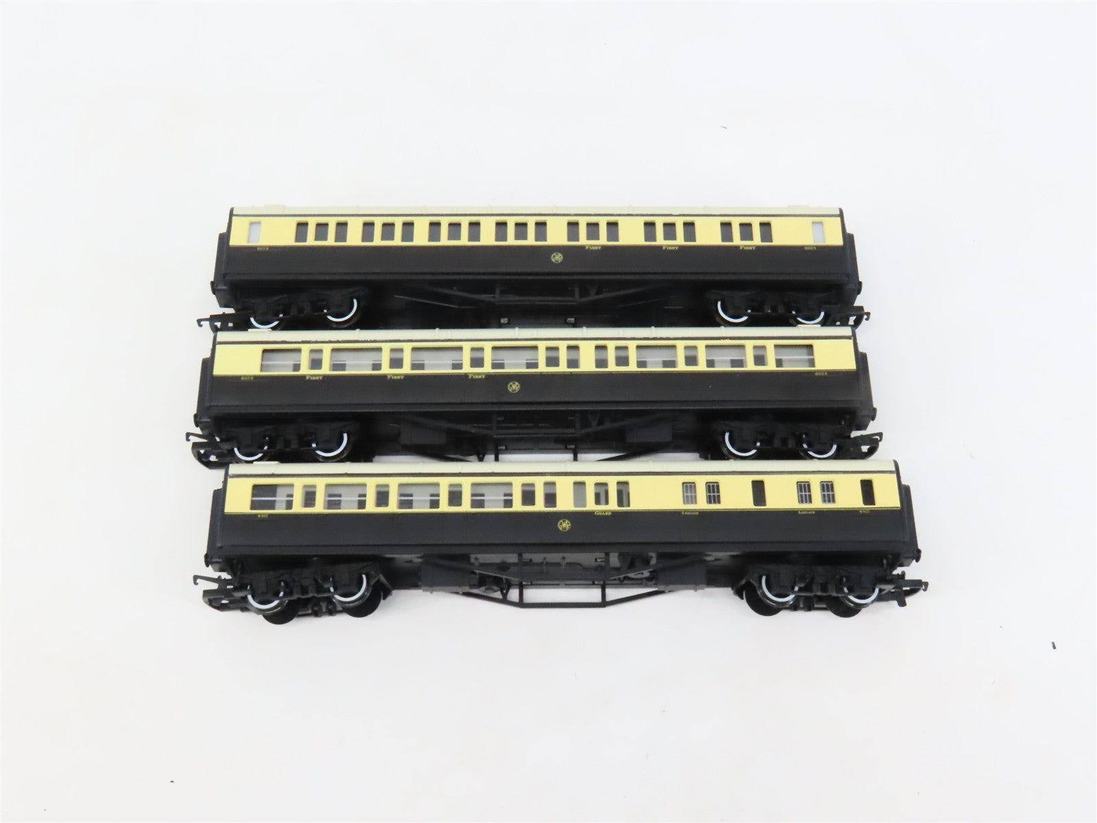 HO Scale Hornby GWR150 GWR 150th Anniversary Steam Passenger Set