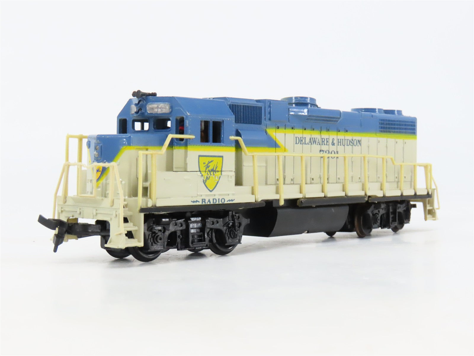 HO Scale Life-Like 8252 D&H Delaware & Hudson GP38 Diesel Locomotive #7301