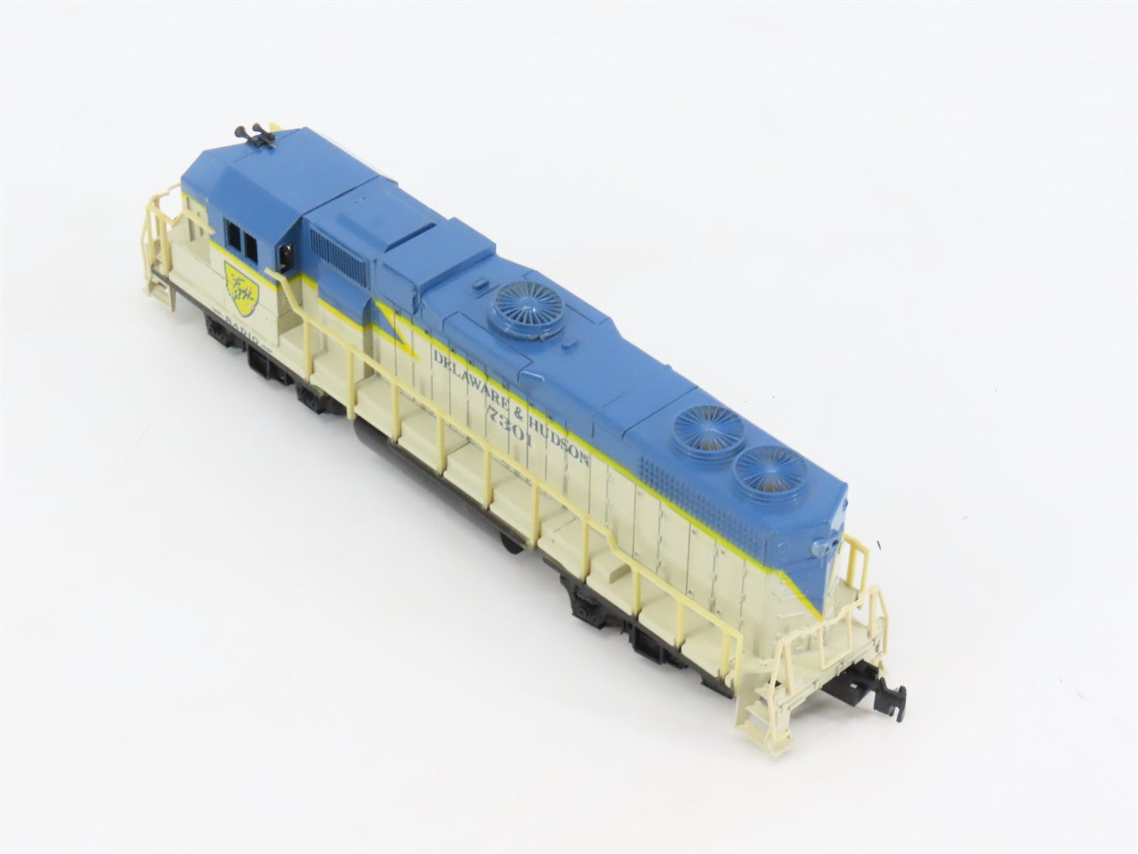 HO Scale Life-Like 8252 D&H Delaware & Hudson GP38 Diesel Locomotive #7301