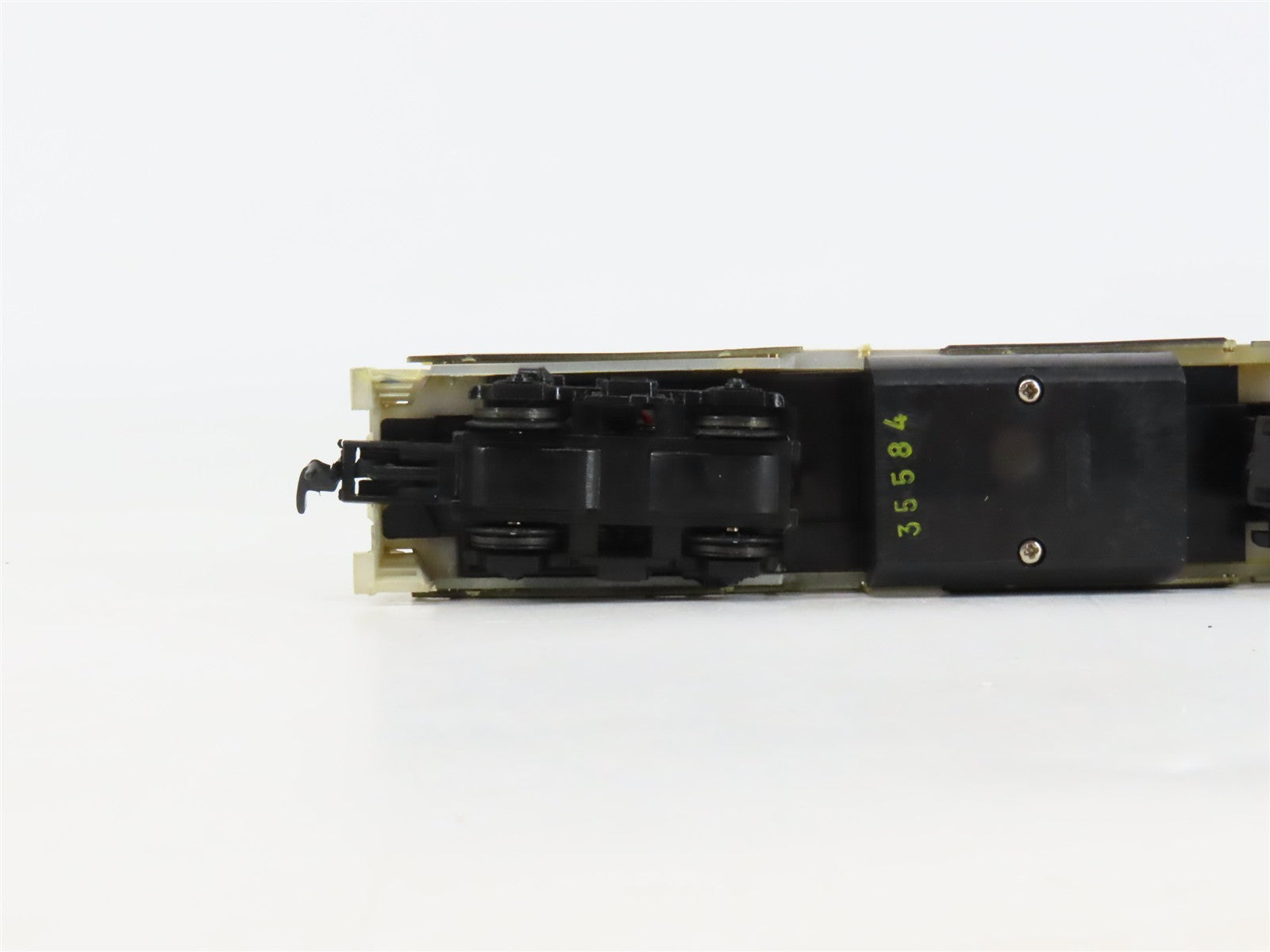 HO Scale Life-Like 8252 D&H Delaware & Hudson GP38 Diesel Locomotive #7301