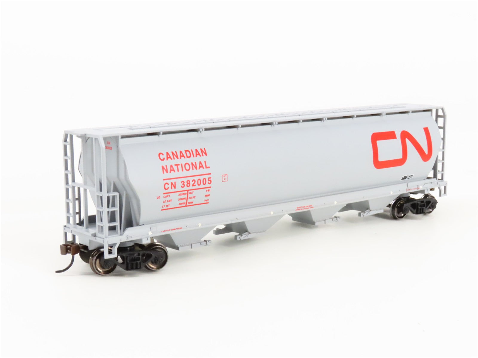 HO Scale Bachmann 19113 CN Canadian National 4-Bay Cylindrical Grain Hopper RTR