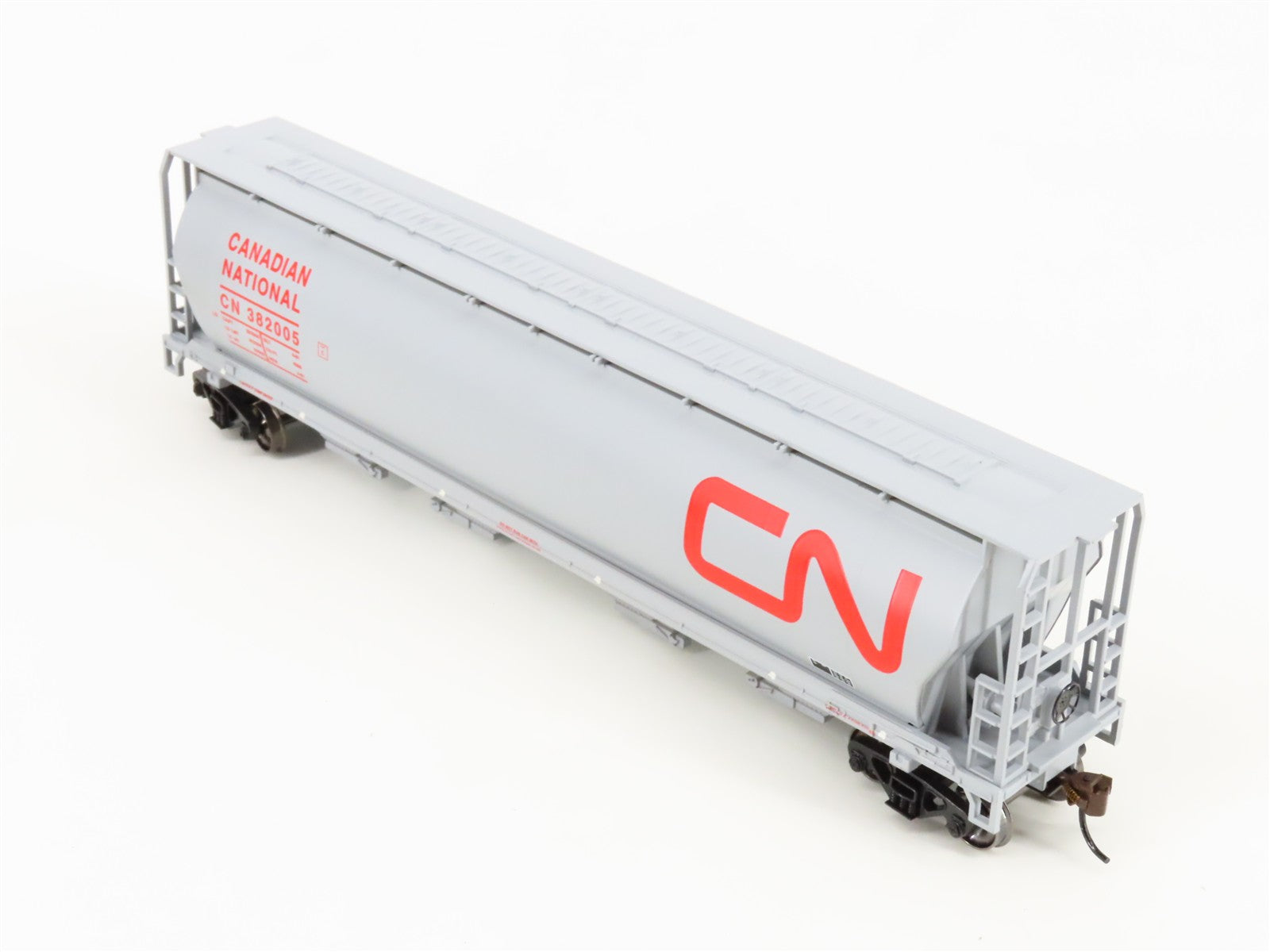 HO Scale Bachmann 19113 CN Canadian National 4-Bay Cylindrical Grain Hopper RTR