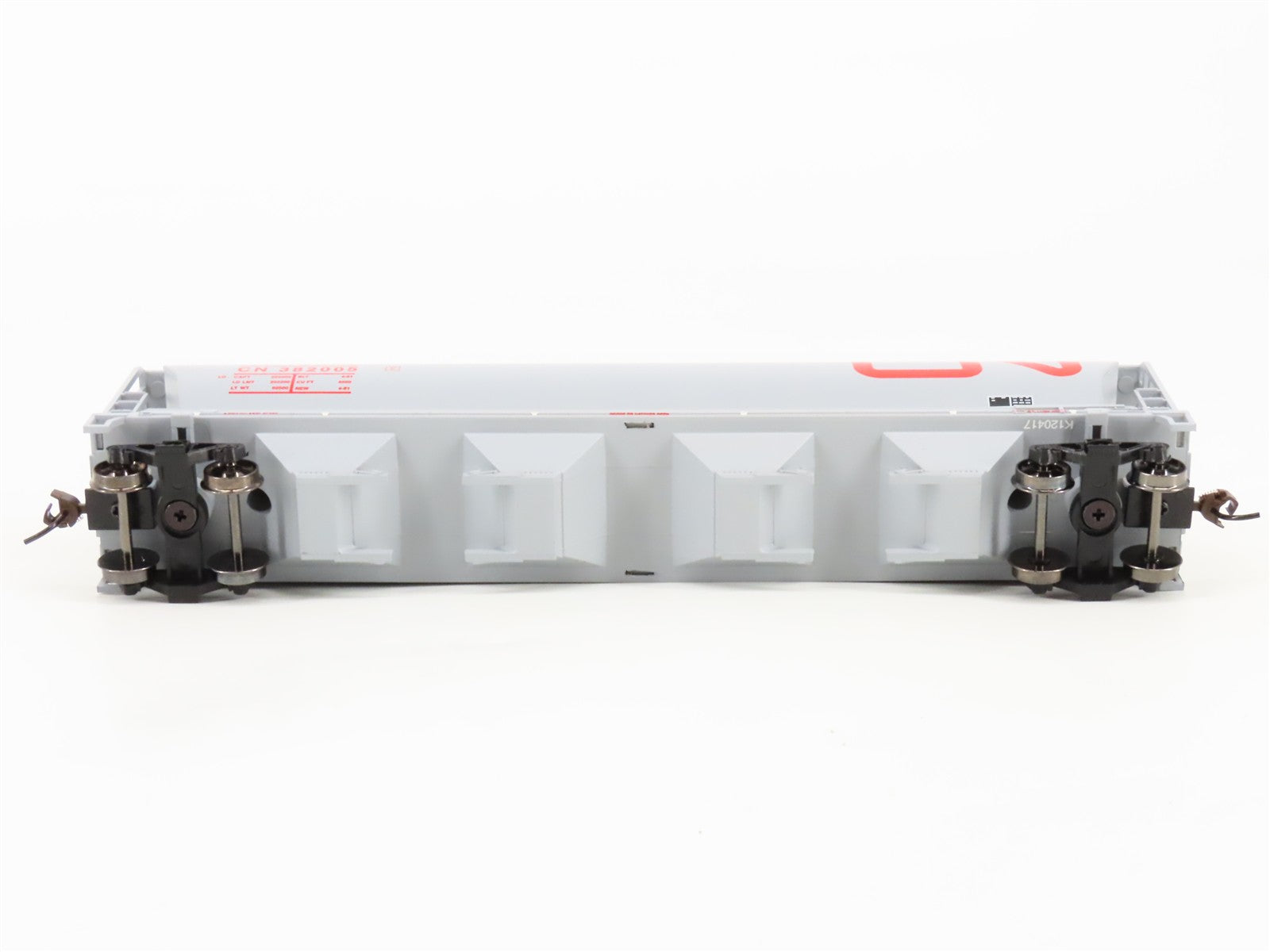HO Scale Bachmann 19113 CN Canadian National 4-Bay Cylindrical Grain Hopper RTR