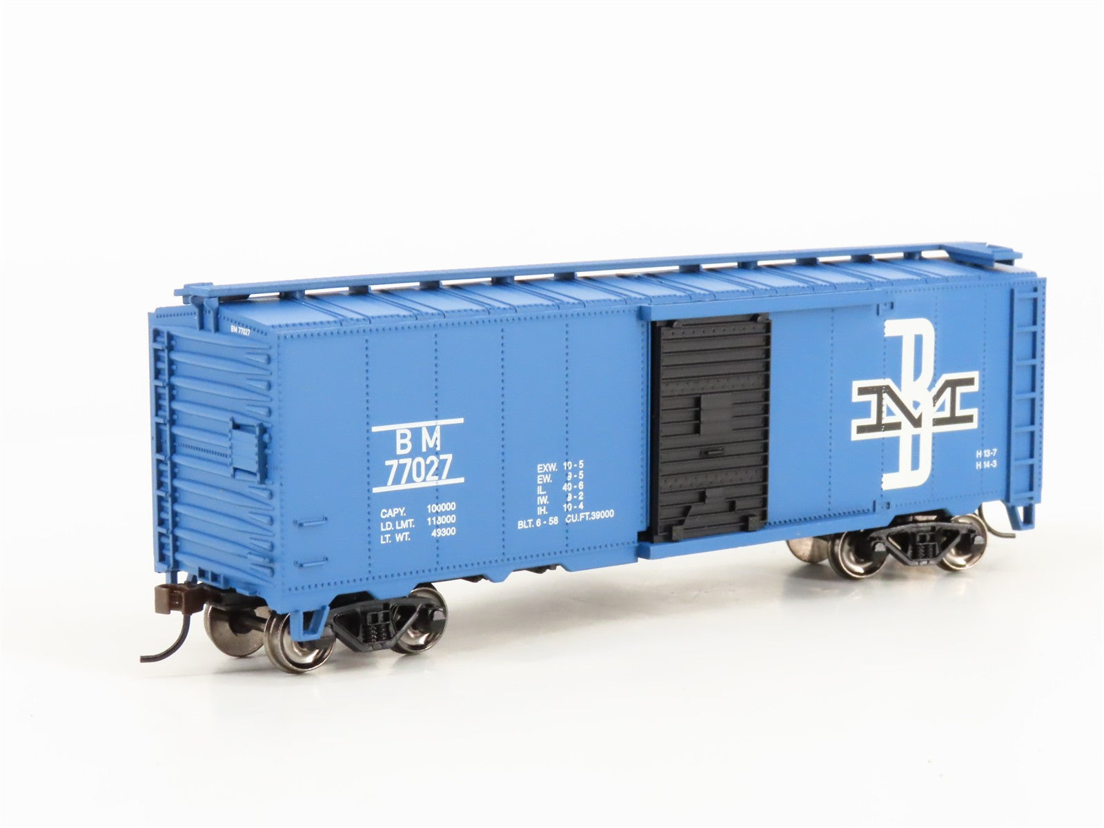 HO Scale Bachmann 17048 BM Boston & Maine 40' Box Car 77027 RTR