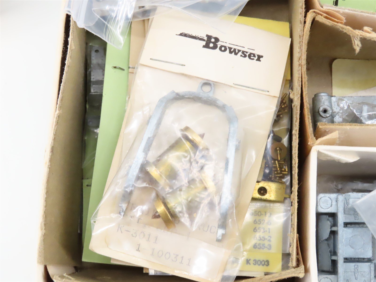HO Scale Bowser Kit Undecorated UP 4-6-6-4 Challenger Steam Locomotive