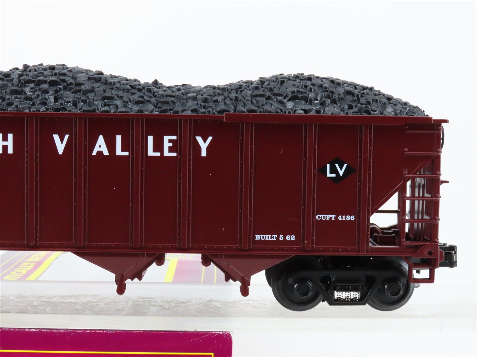 O Gauge 3-Rail MTH 20-90030E LV Lehigh Valley 4-Bay Hopper #25438 w/ Coal Load