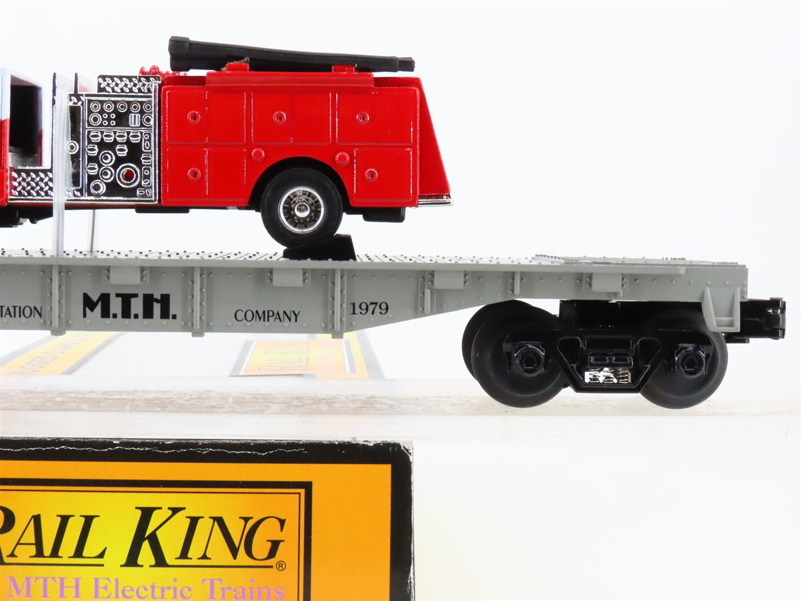 O Gauge 3-Rail MTH Rail King 30-7629 Transportation Flat Car #1979 w/ Fire Truck