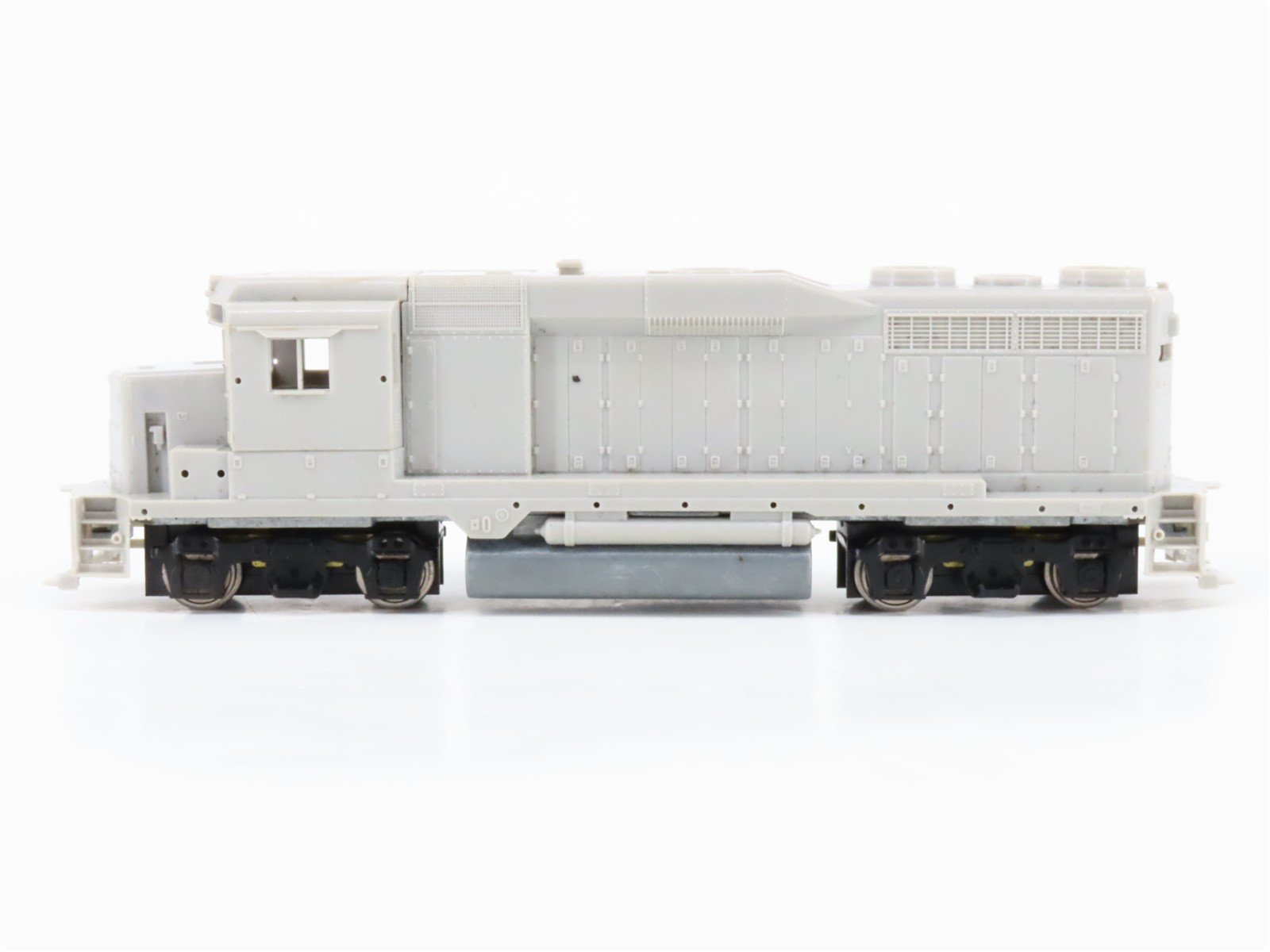 HO Scale Front Range #8100 Undecorated EMD GP30 Diesel Locomotive