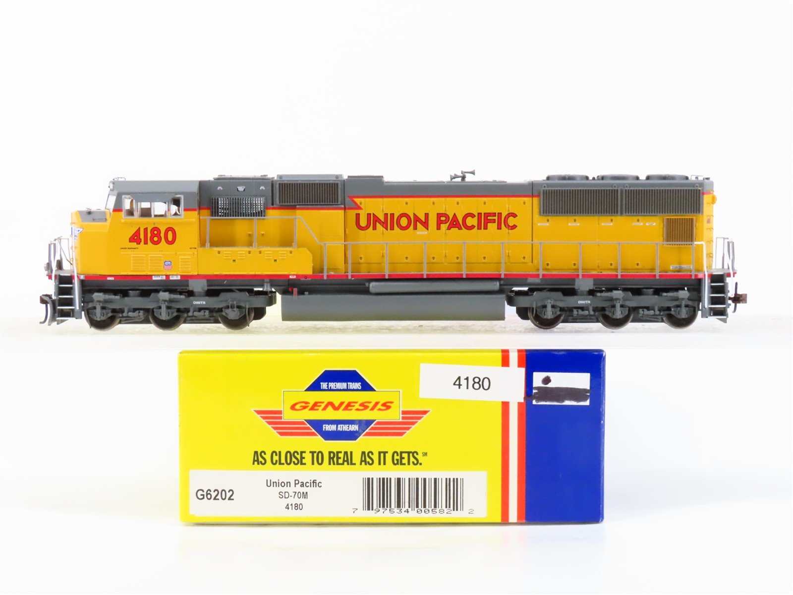 HO Scale Athearn G6202 UP Union Pacific EMD SD70M Diesel #4180 w/ DCC & Sound