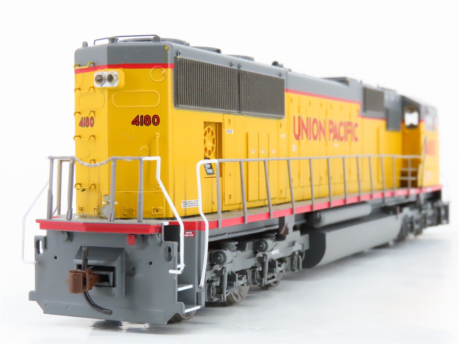 HO Scale Athearn G6202 UP Union Pacific EMD SD70M Diesel #4180 w/ DCC & Sound