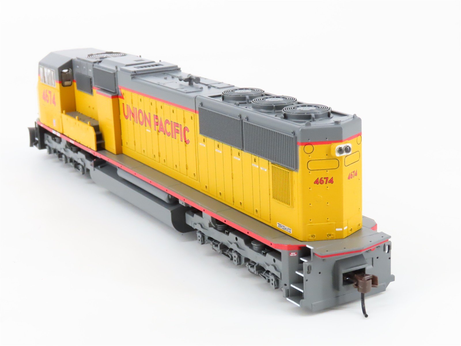 HO Athearn Genesis G6170 UP Union Pacific EMD SD70M Diesel #4674 w/ DCC & Sound