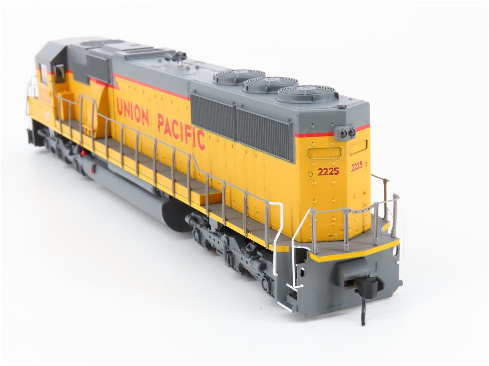 HO Walthers Mainline 910-19761 UP Union Pacific SD60 Diesel #2225 w/ DCC & Sound