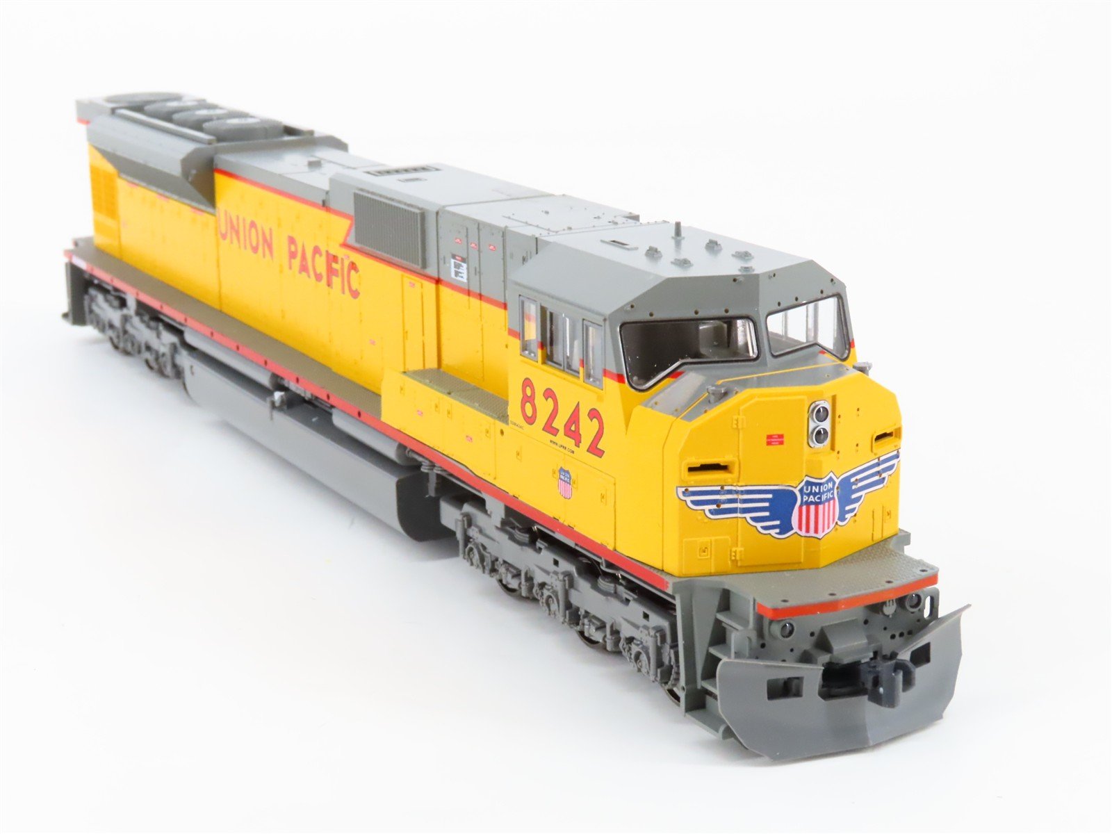 HO Scale KATO 37-6362 UP Union Pacific EMD SD90/43MAC Diesel #8242 w/DCC & Sound