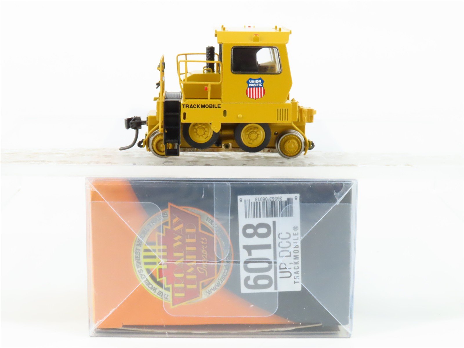 HO Broadway Limited BLI 6018 UP Union Pacific Trackmobile Rail Car No# w/ DCC