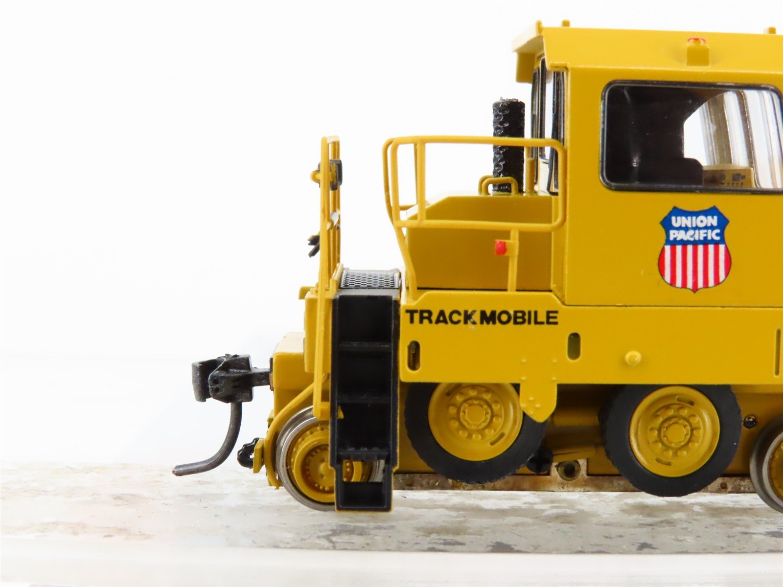 HO Broadway Limited BLI 6018 UP Union Pacific Trackmobile Rail Car No# w/ DCC