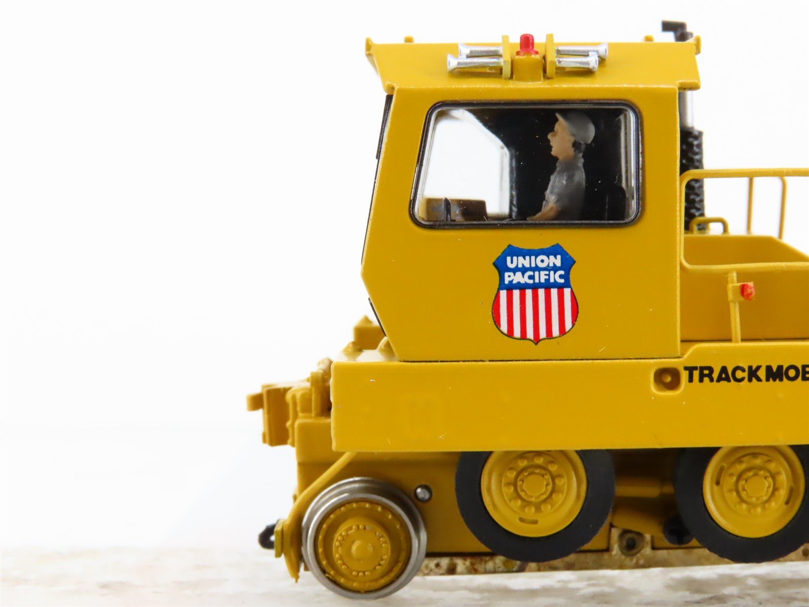 HO Broadway Limited BLI 6018 UP Union Pacific Trackmobile Rail Car No# w/ DCC