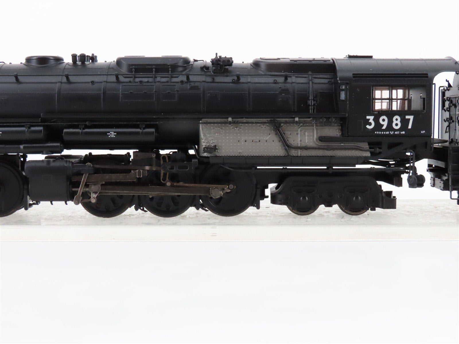 HO Scale Broadway Limited BLI 4980 UP 4-6-6-4 Challenger Steam #3987 - Paragon3