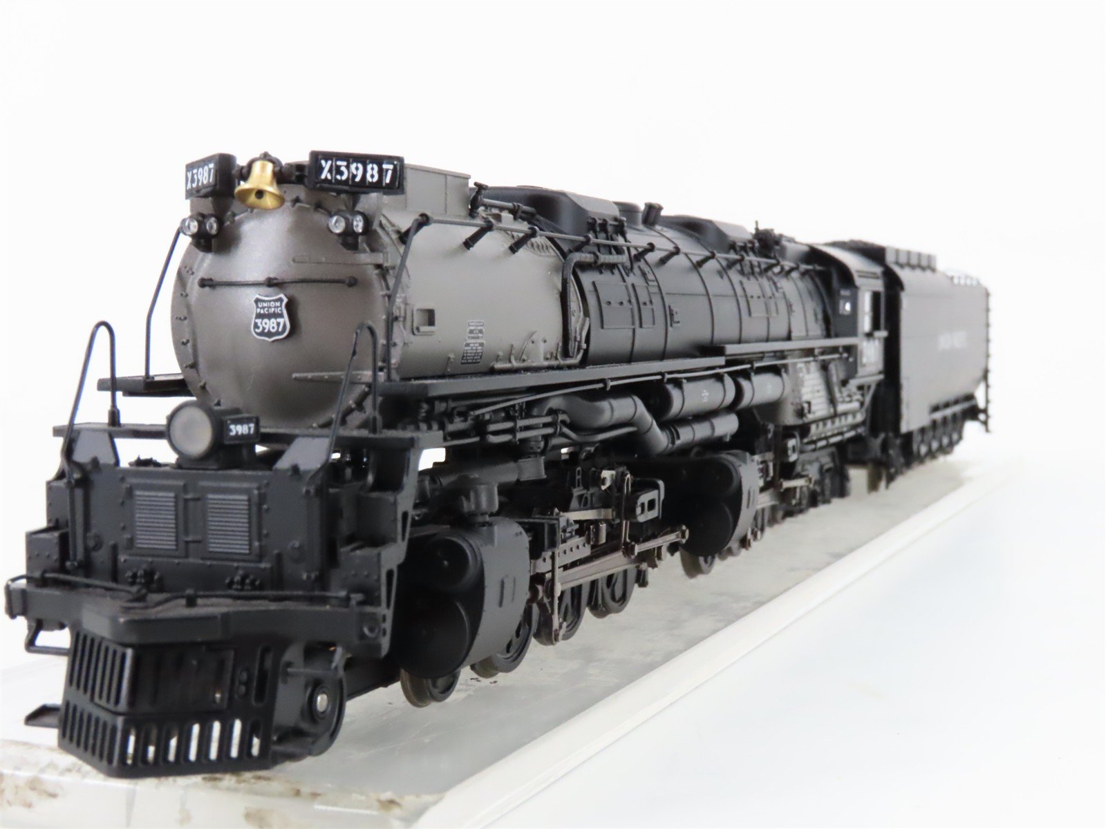 HO Scale Broadway Limited BLI 4980 UP 4-6-6-4 Challenger Steam #3987 - Paragon3