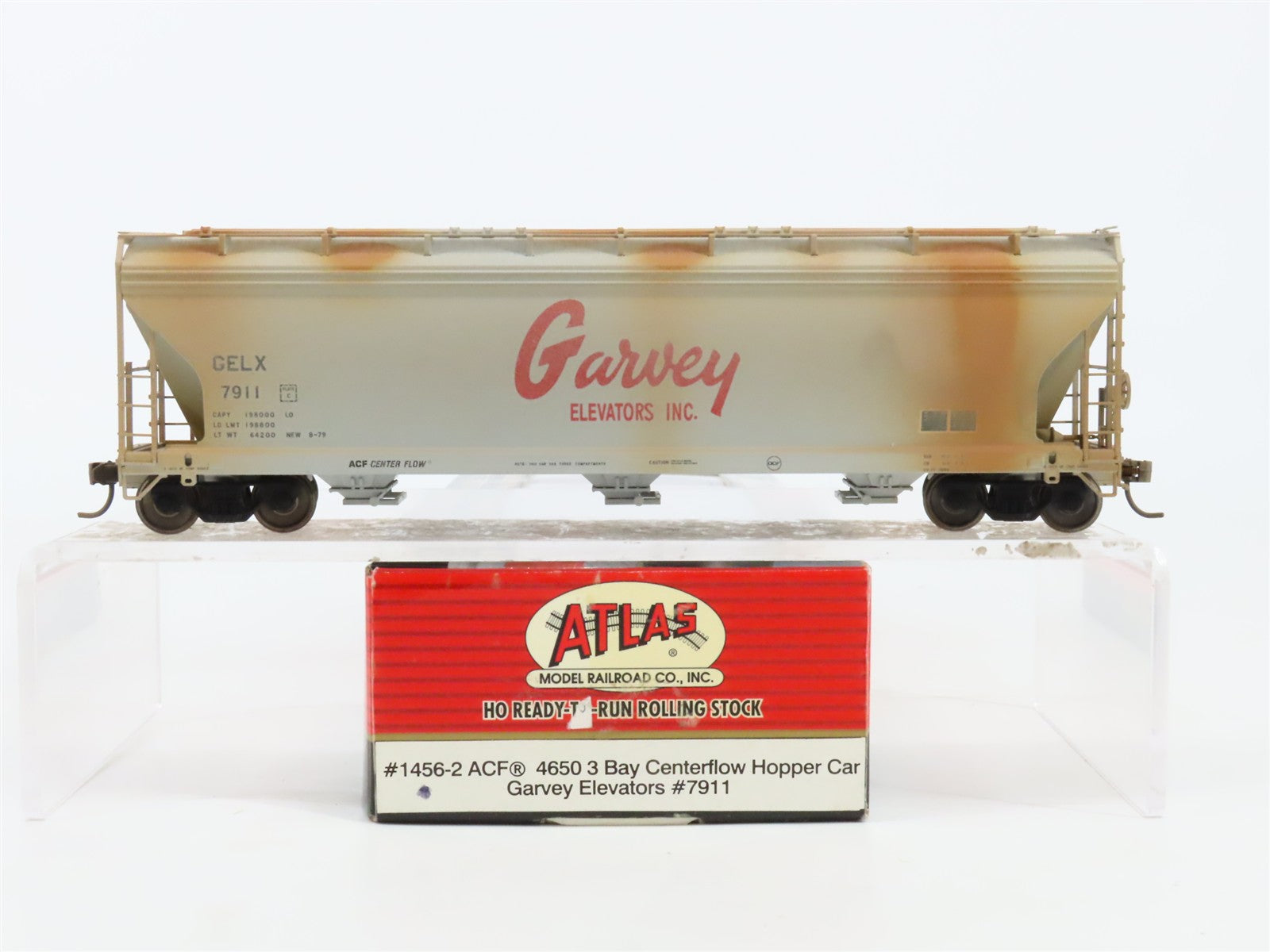 HO Scale Atlas 1456-2 GELX Garvey Elevators 3-Bay Covered Hopper 7911 Weathered