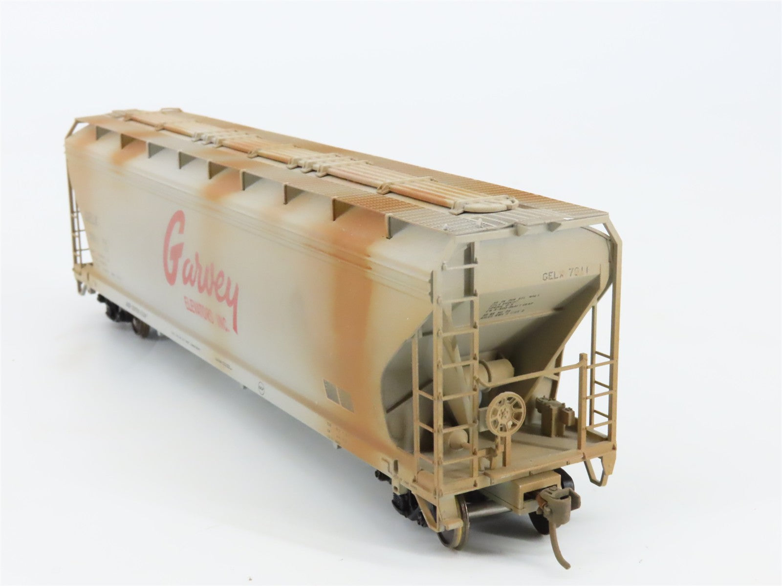 HO Scale Atlas 1456-2 GELX Garvey Elevators 3-Bay Covered Hopper 7911 Weathered