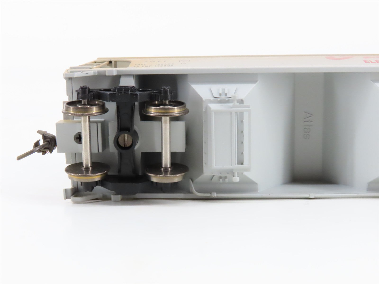 HO Scale Atlas 1456-2 GELX Garvey Elevators 3-Bay Covered Hopper 7911 Weathered